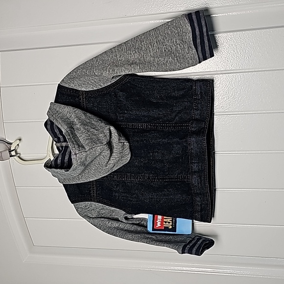 NWT Wrangler 2T denim button up jacket w/hoodie - Picture 9 of 9